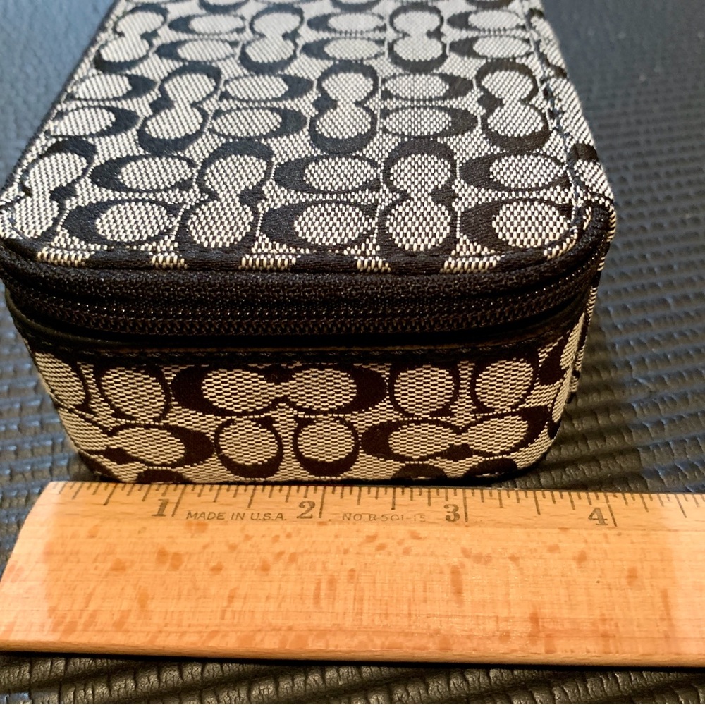 **price firm**
Coach Monogram Black and Gray Travel Jewelry Case - Picture 8 of 9